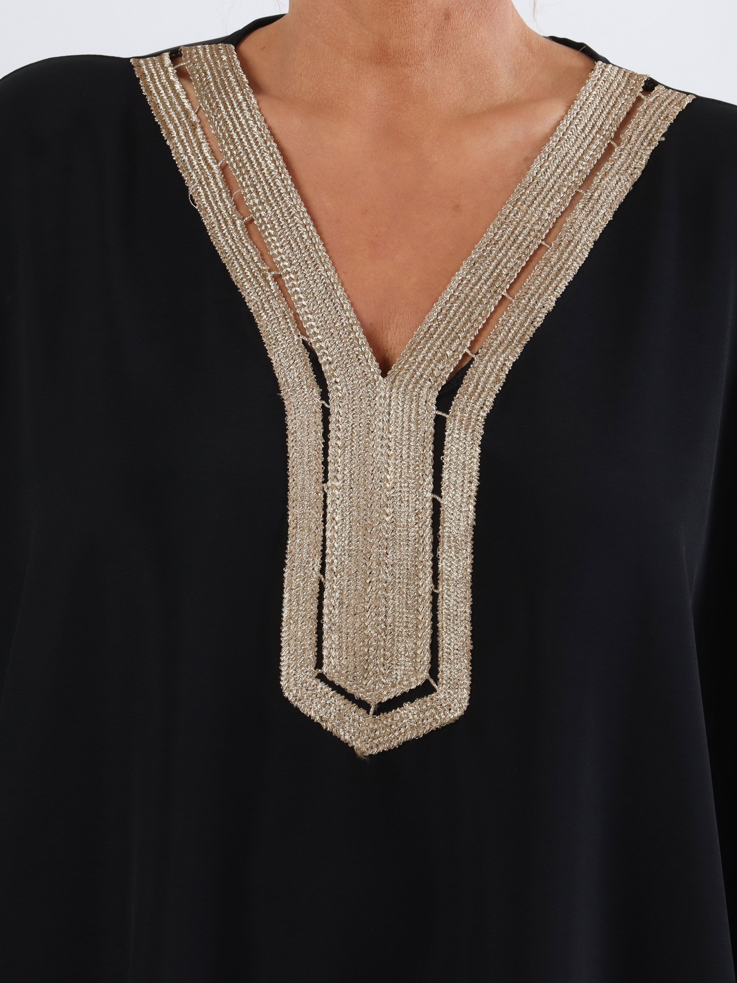 Viola - Plus size tunika med fin udskæring